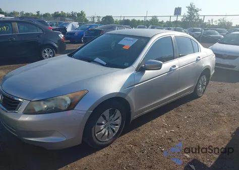2010 Honda Accord 2.4 Lx z USA, uszkodzony, nr VIN 1HGCP2F34AA086206